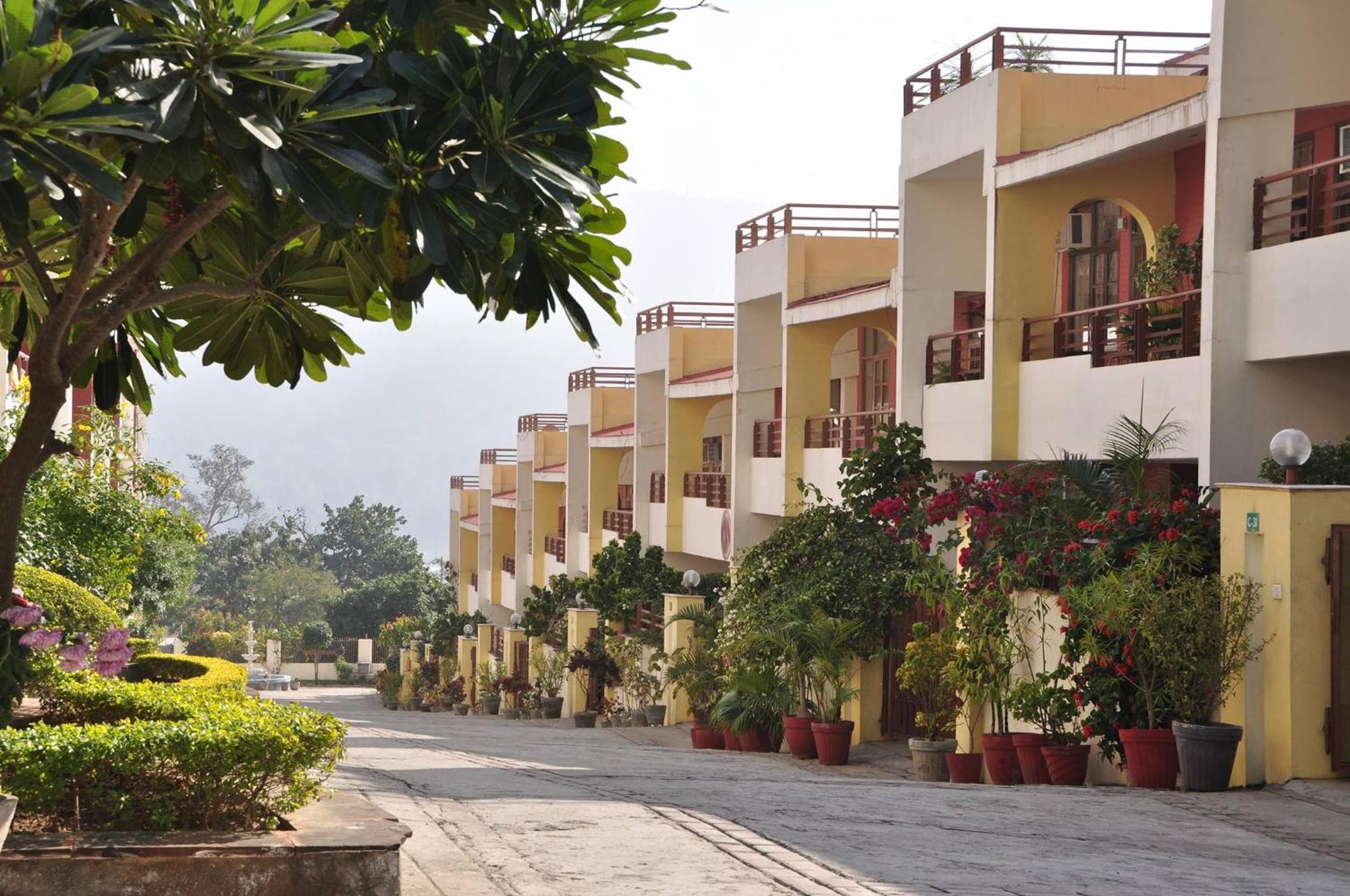 Ayurveda Bhavan Rishikesh Ngoại thất bức ảnh